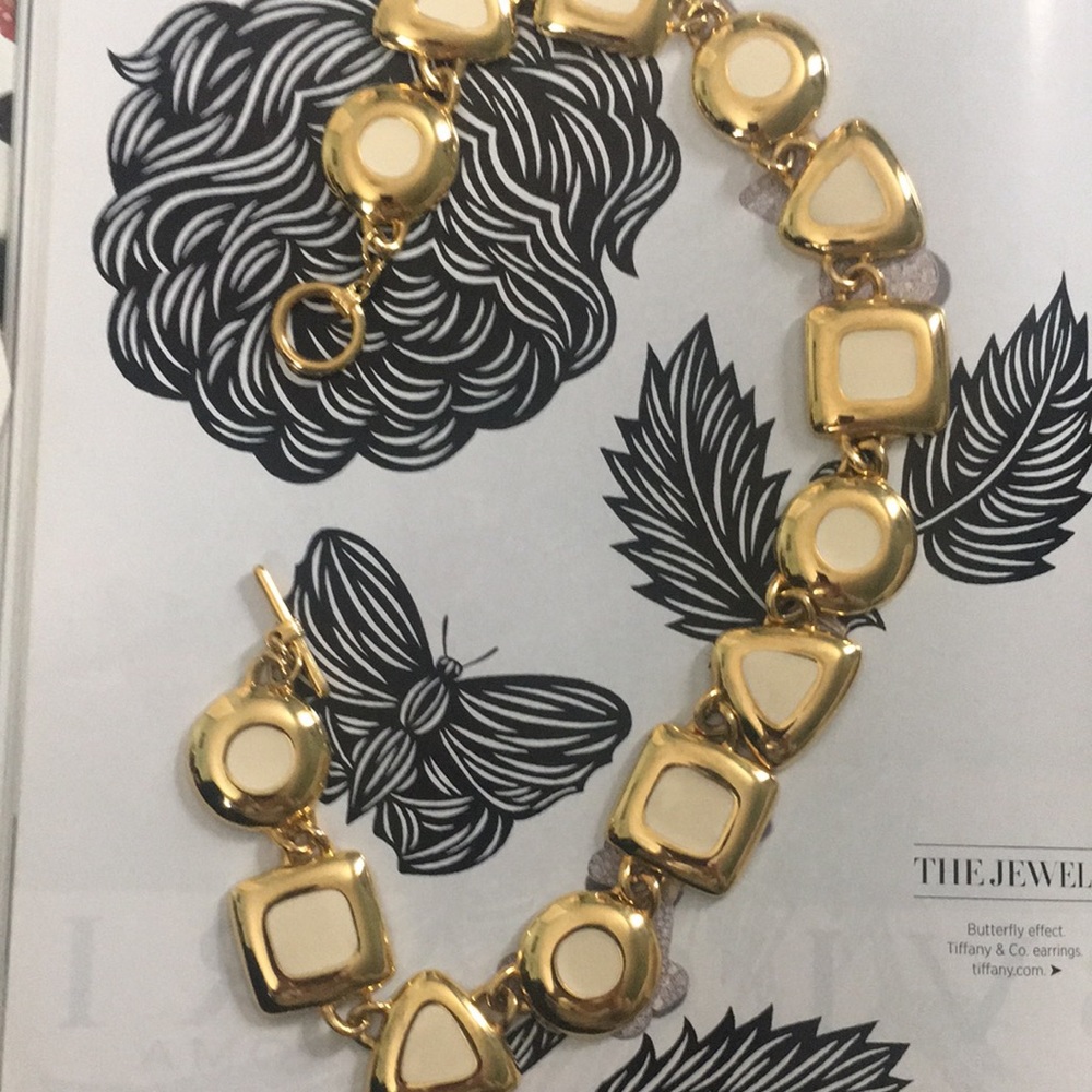 Beautiful  Anna: Klein gold  tone shapes enamel necklace
